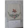 Image 5 : Table Cloth - 50" x 44", (4) Napkins, Table Topper - 11" x 17", Table Runner - 40" x 14", Oval Table