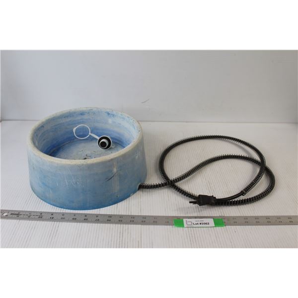 Electrically Heated Water Dish