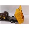 Image 3 : ERTL Dump Truck Metal Toy - 1:18 Scale Model
