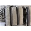 Image 2 : (4) Throw Pillows - 14" x 14" - as is