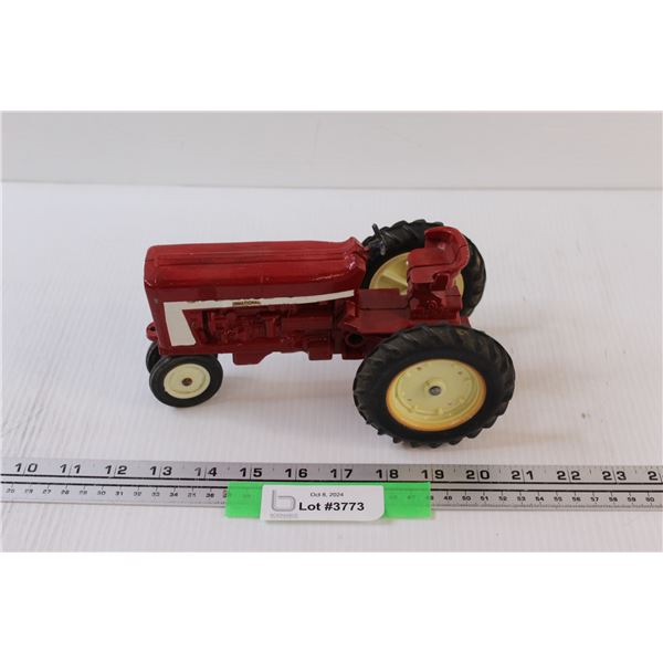 International Metal Die Cast Tractor - 1:16 Scale - Some Wear, as is