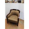 Image 1 : * Upholstered Accent Chair - 28" x 22" x 32"