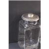 Image 2 : (2) Clear Glass Kitchen Storage Jars - 9" x 5"