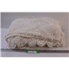 Image 6 : White Crochet Double Size Bedspread - Good Condition