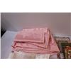 Image 4 : Pink Round Table Cloth & Napkins Set, (8) Off-White Large Napkins, Various Sewing & Quilting Books