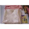 Image 5 : Pink Round Table Cloth & Napkins Set, (8) Off-White Large Napkins, Various Sewing & Quilting Books