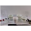 Image 3 : Kitchen Lot: (4) Pyrex Mugs, (3) Salt & Pepper Shakers, (8) Kitchen Knives, (6) Clear Plastic Cups, 