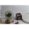 Image 12 : Rubik's Cube, Ornaments, Wall Decorations, Thermometer and Assorted Items