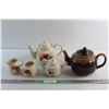 Image 1 : (3) Ceramic Tea Pots and Cream & Sugar Set