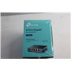 Image 12 : ALARM.COM Smart Gateaway Security Hub - As Is. Cast Iron Pan 7'' and Tp - Link 5 Port Gigabit Deskto
