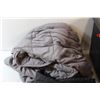 Image 4 : Weighted Blanket, Plastic Tote and Jeans - Size 34