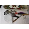 Image 4 : Tray, Assorted Kitchen Ware
