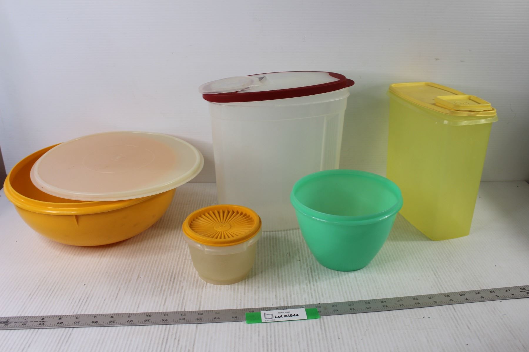 (5) Tupperware Containers