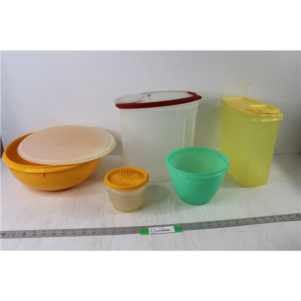 (5) Tupperware Containers