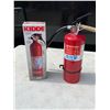 Image 1 : FIRE EXTINGUISHERS, LOT OF TWO