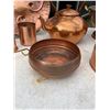 Image 3 : BRIGHT COPPER KETTLES (AND OTHER ITEMS), LOT
