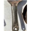 Image 12 : LOT OF PANS