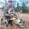 Image 1 : Kansas: 5 Day 6 Night Trophy Whitetail Deer Archery Hunt for 1 Hunter.