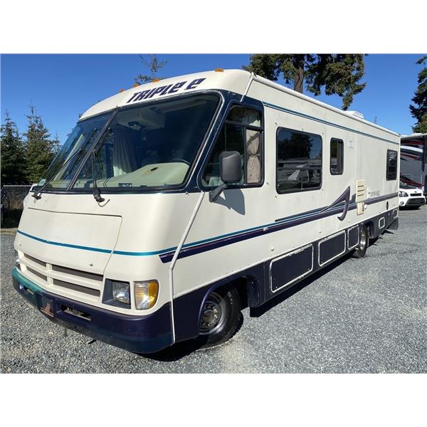 0C -- 1994 TRIPLE E MOTORHOME, WHITE, 102242 KMS