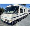 Image 2 : 0C -- 1994 TRIPLE E MOTORHOME, WHITE, 102242 KMS