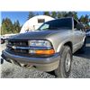 Image 2 : A12K -- 2001 CHEVY BLAZER, GOLD, 286801 KMS