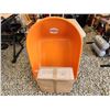 Image 1 : 555 -- Wheelbarrow