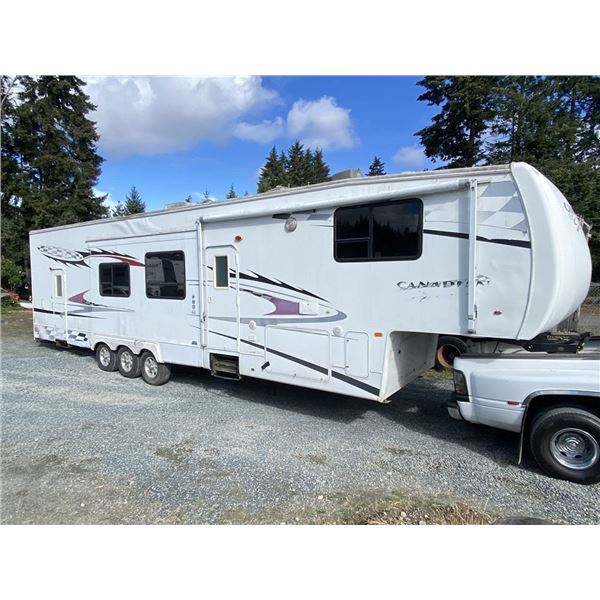 0B -- 2007 FOREST RIVER CANADIAN SPORT, WHITE 40 FEET