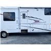 Image 23 : 0B -- 2007 FOREST RIVER CANADIAN SPORT, WHITE 40 FEET