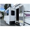Image 30 : 0B -- 2007 FOREST RIVER CANADIAN SPORT, WHITE 40 FEET