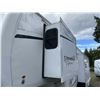 Image 31 : 0B -- 2007 FOREST RIVER CANADIAN SPORT, WHITE 40 FEET