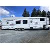 Image 4 : 0B -- 2007 FOREST RIVER CANADIAN SPORT, WHITE 40 FEET