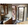 Image 54 : 0B -- 2007 FOREST RIVER CANADIAN SPORT, WHITE 40 FEET