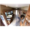 Image 62 : 0B -- 2007 FOREST RIVER CANADIAN SPORT, WHITE 40 FEET