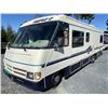 Image 2 : 0C -- 1994 TRIPLE E MOTORHOME, WHITE, 102242 KMS
