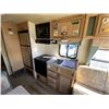 Image 31 : 0C -- 1994 TRIPLE E MOTORHOME, WHITE, 102242 KMS