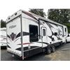 Image 1 : 0F -- 2012 FUZION F2310, WHITE/BLACK