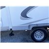 Image 10 : 0J -- 2012 CREEKSIDE 26RLS 29FT TRAVEL TRAILER