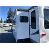 Image 17 : 0J -- 2012 CREEKSIDE 26RLS 29FT TRAVEL TRAILER