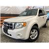 Image 1 : A12Q -- 2010 FORD ESCAPE, WHITE, 202057 KMS