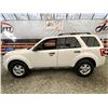 Image 23 : A12Q -- 2010 FORD ESCAPE, WHITE, 202057 KMS