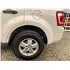 Image 25 : A12Q -- 2010 FORD ESCAPE, WHITE, 202057 KMS
