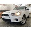 Image 1 : E4 -- 2013 MITSUBISHI OUTLANDER, WHITE, 270359 KMS