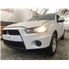 Image 2 : E4 -- 2013 MITSUBISHI OUTLANDER, WHITE, 270359 KMS