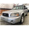 Image 2 : A12H -- 2004 SUBARU FORESTER, SILVER, 377634 KMS