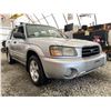 Image 8 : A12H -- 2004 SUBARU FORESTER, SILVER, 377634 KMS