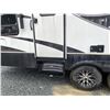 Image 8 : 0F -- 2012 FUZION F2310, WHITE/BLACK