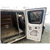 Image 37 : A12N -- 2004 FORD E350, WHITE, 300713 KMS, REAR WHEEL DRIVE !NO RESERVE!