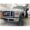 Image 2 : 0A -- 2008 FORD F550, WHITE, FLAT DECK 270331 KMS