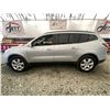 Image 23 : C6C -- 2017 CHEVROLET TRAVERSE, SILVER, 179,957 KMS