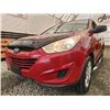 Image 2 : A3 -- 2010 HYUNDAI TUCSON, RED, 204660 KMS, "NO RESERVE"